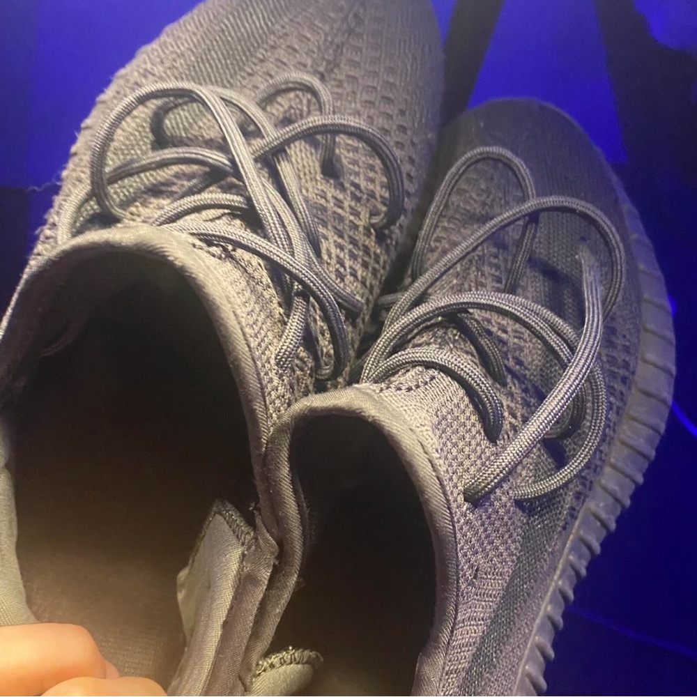 Black Yeezy 350